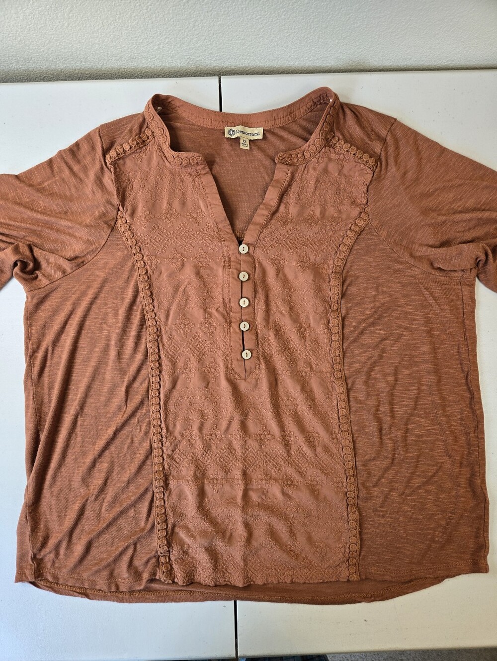 Democracy Rust Embroidered Henley Top Boho Crochet Trim Plus Size 1X
